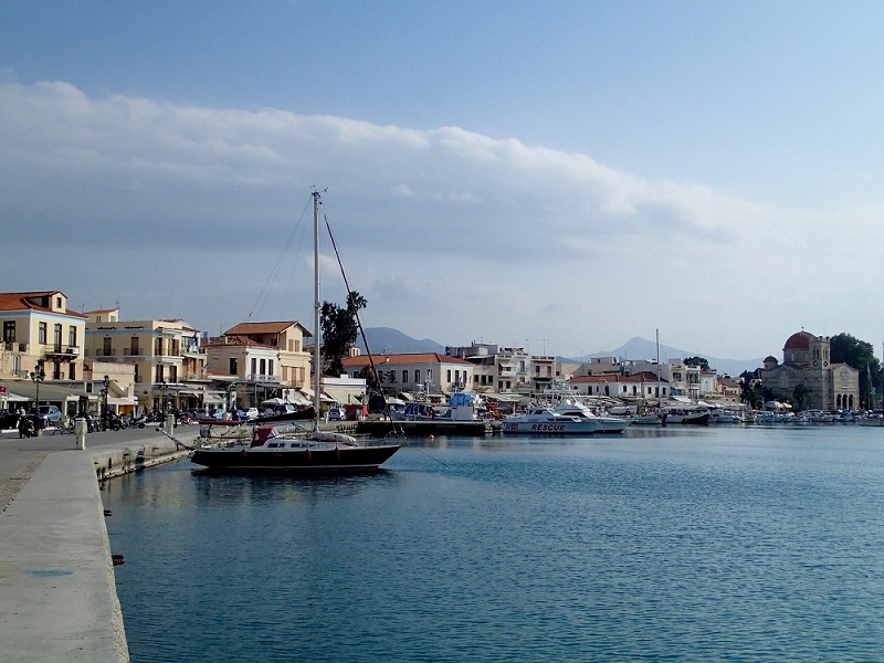 Packed with yachts during the summer months, the main quay in Aegina is blissfully quiet in winter.